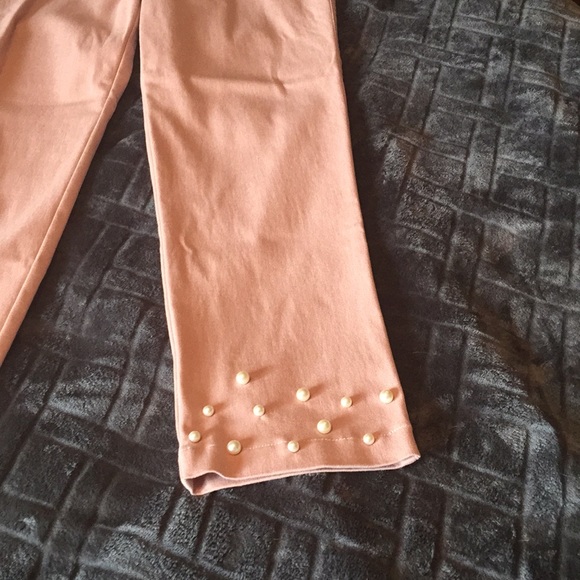 Slim Leg Sits Natural at waists. Pearl design. - Picture 3 of 4